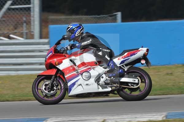 Motorcycle action photographs;donington;donington park leicestershire;donington photographs;event digital images;eventdigitalimages;no limits trackday;peter wileman photography;trackday;trackday digital images;trackday photos