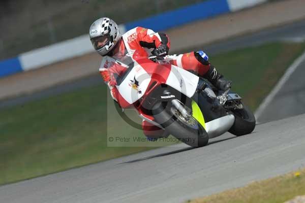 Motorcycle action photographs;donington;donington park leicestershire;donington photographs;event digital images;eventdigitalimages;no limits trackday;peter wileman photography;trackday;trackday digital images;trackday photos