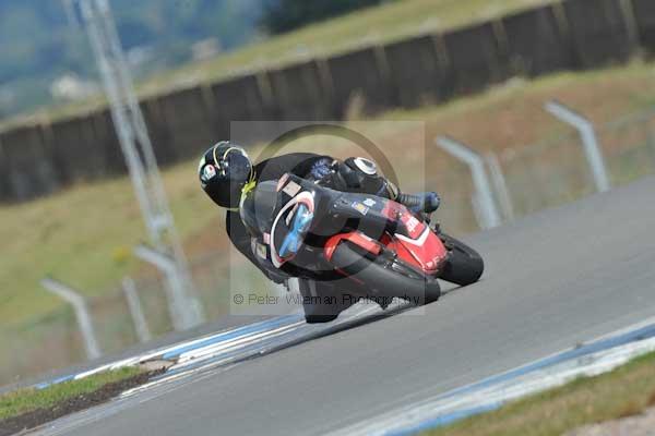 Motorcycle action photographs;donington;donington park leicestershire;donington photographs;event digital images;eventdigitalimages;no limits trackday;peter wileman photography;trackday;trackday digital images;trackday photos