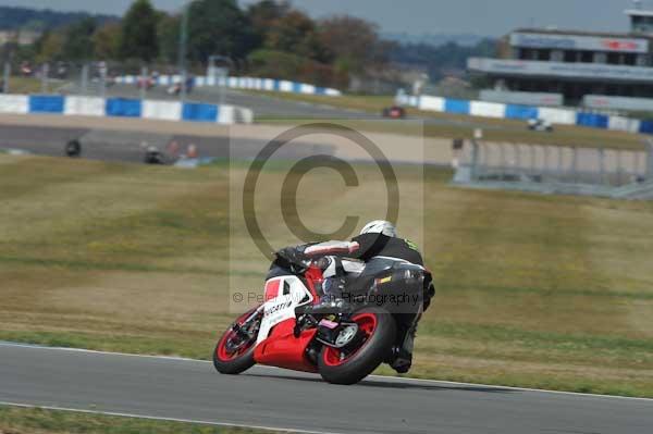 Motorcycle action photographs;donington;donington park leicestershire;donington photographs;event digital images;eventdigitalimages;no limits trackday;peter wileman photography;trackday;trackday digital images;trackday photos