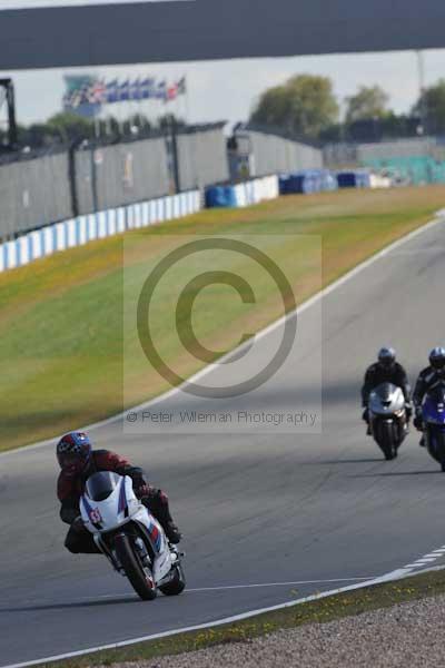 Motorcycle action photographs;donington;donington park leicestershire;donington photographs;event digital images;eventdigitalimages;no limits trackday;peter wileman photography;trackday;trackday digital images;trackday photos