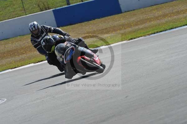Motorcycle action photographs;donington;donington park leicestershire;donington photographs;event digital images;eventdigitalimages;no limits trackday;peter wileman photography;trackday;trackday digital images;trackday photos