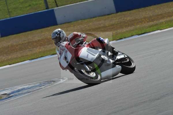 Motorcycle action photographs;donington;donington park leicestershire;donington photographs;event digital images;eventdigitalimages;no limits trackday;peter wileman photography;trackday;trackday digital images;trackday photos