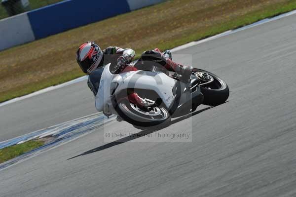 Motorcycle action photographs;donington;donington park leicestershire;donington photographs;event digital images;eventdigitalimages;no limits trackday;peter wileman photography;trackday;trackday digital images;trackday photos