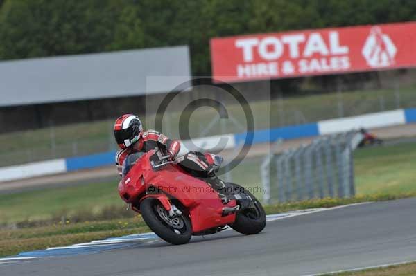 Motorcycle action photographs;donington;donington park leicestershire;donington photographs;event digital images;eventdigitalimages;no limits trackday;peter wileman photography;trackday;trackday digital images;trackday photos