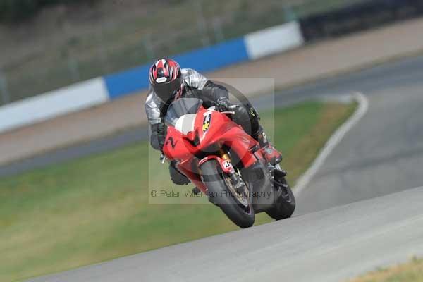 Motorcycle action photographs;donington;donington park leicestershire;donington photographs;event digital images;eventdigitalimages;no limits trackday;peter wileman photography;trackday;trackday digital images;trackday photos