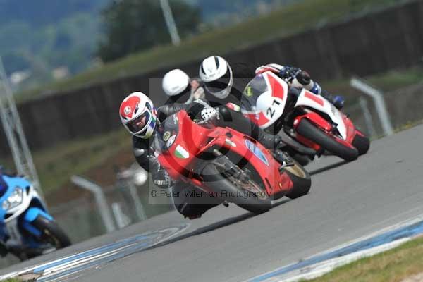 Motorcycle action photographs;donington;donington park leicestershire;donington photographs;event digital images;eventdigitalimages;no limits trackday;peter wileman photography;trackday;trackday digital images;trackday photos