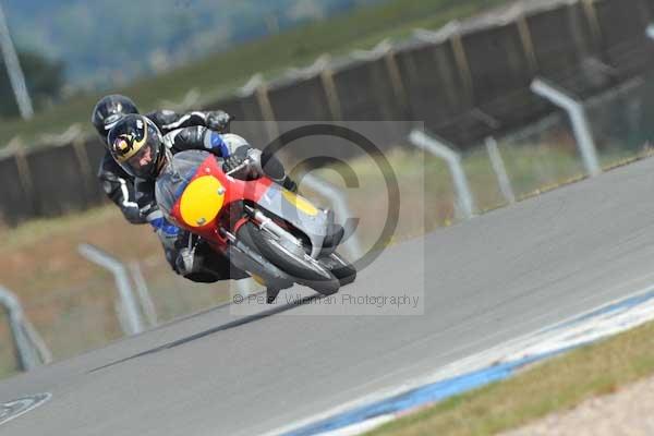 Motorcycle action photographs;donington;donington park leicestershire;donington photographs;event digital images;eventdigitalimages;no limits trackday;peter wileman photography;trackday;trackday digital images;trackday photos