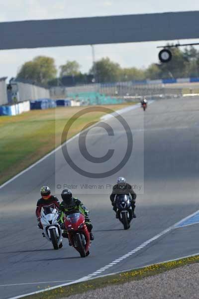 Motorcycle action photographs;donington;donington park leicestershire;donington photographs;event digital images;eventdigitalimages;no limits trackday;peter wileman photography;trackday;trackday digital images;trackday photos