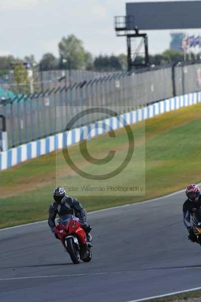 Motorcycle action photographs;donington;donington park leicestershire;donington photographs;event digital images;eventdigitalimages;no limits trackday;peter wileman photography;trackday;trackday digital images;trackday photos