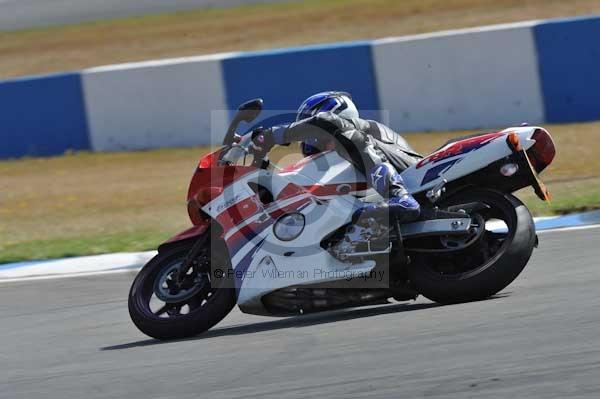 Motorcycle action photographs;donington;donington park leicestershire;donington photographs;event digital images;eventdigitalimages;no limits trackday;peter wileman photography;trackday;trackday digital images;trackday photos