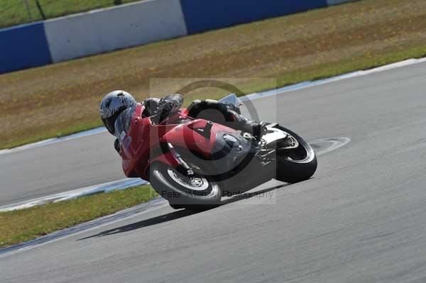 Motorcycle action photographs;donington;donington park leicestershire;donington photographs;event digital images;eventdigitalimages;no limits trackday;peter wileman photography;trackday;trackday digital images;trackday photos