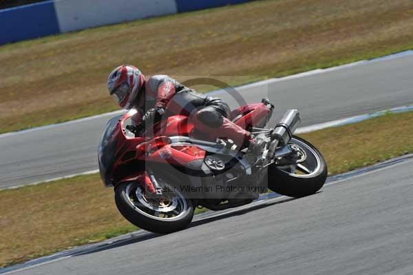 Motorcycle action photographs;donington;donington park leicestershire;donington photographs;event digital images;eventdigitalimages;no limits trackday;peter wileman photography;trackday;trackday digital images;trackday photos