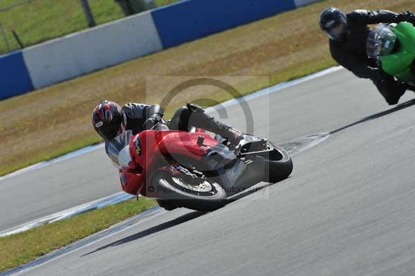 Motorcycle action photographs;donington;donington park leicestershire;donington photographs;event digital images;eventdigitalimages;no limits trackday;peter wileman photography;trackday;trackday digital images;trackday photos