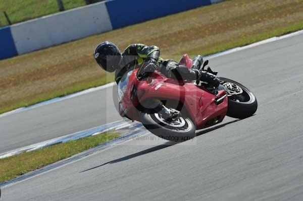 Motorcycle action photographs;donington;donington park leicestershire;donington photographs;event digital images;eventdigitalimages;no limits trackday;peter wileman photography;trackday;trackday digital images;trackday photos
