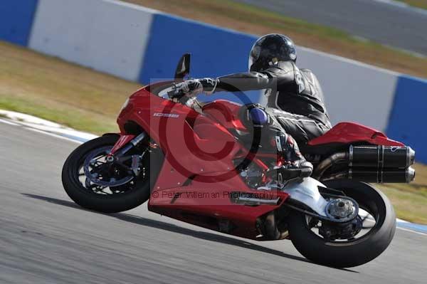 Motorcycle action photographs;donington;donington park leicestershire;donington photographs;event digital images;eventdigitalimages;no limits trackday;peter wileman photography;trackday;trackday digital images;trackday photos