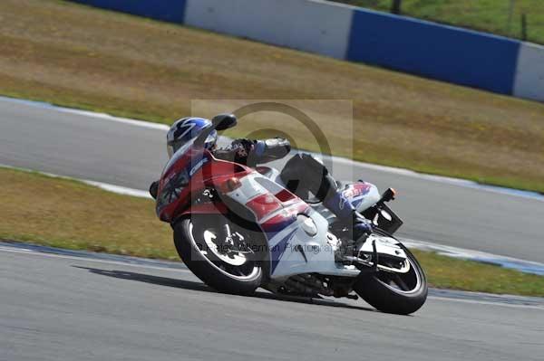 Motorcycle action photographs;donington;donington park leicestershire;donington photographs;event digital images;eventdigitalimages;no limits trackday;peter wileman photography;trackday;trackday digital images;trackday photos
