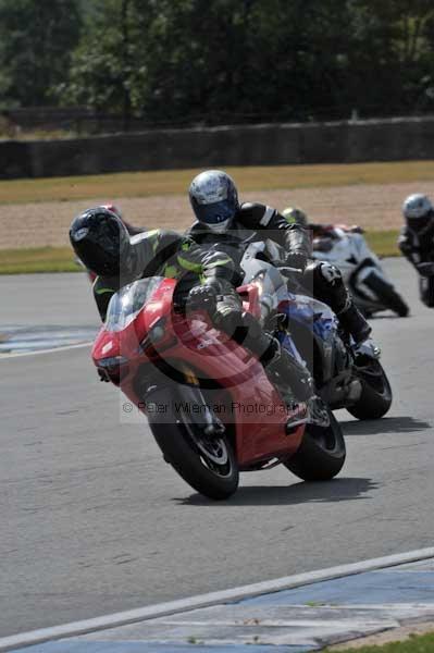 Motorcycle action photographs;donington;donington park leicestershire;donington photographs;event digital images;eventdigitalimages;no limits trackday;peter wileman photography;trackday;trackday digital images;trackday photos