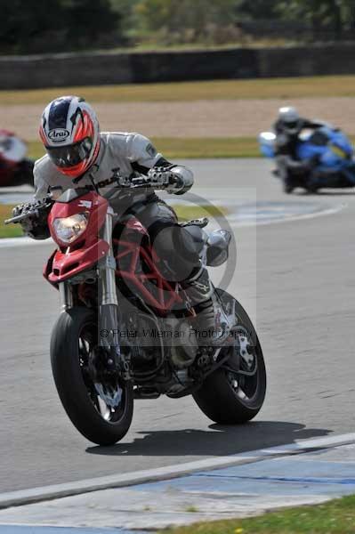 Motorcycle action photographs;donington;donington park leicestershire;donington photographs;event digital images;eventdigitalimages;no limits trackday;peter wileman photography;trackday;trackday digital images;trackday photos