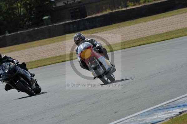 Motorcycle action photographs;donington;donington park leicestershire;donington photographs;event digital images;eventdigitalimages;no limits trackday;peter wileman photography;trackday;trackday digital images;trackday photos