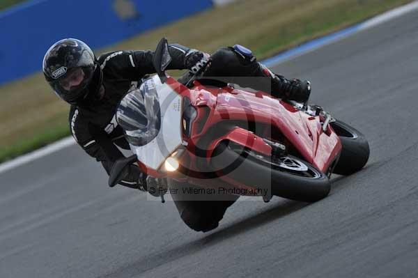 Motorcycle action photographs;donington;donington park leicestershire;donington photographs;event digital images;eventdigitalimages;no limits trackday;peter wileman photography;trackday;trackday digital images;trackday photos