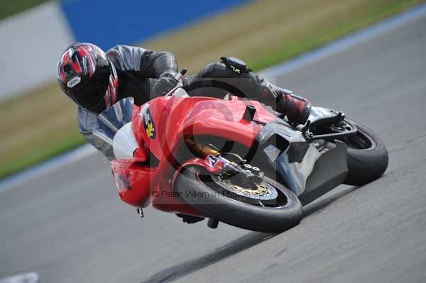 Motorcycle action photographs;donington;donington park leicestershire;donington photographs;event digital images;eventdigitalimages;no limits trackday;peter wileman photography;trackday;trackday digital images;trackday photos