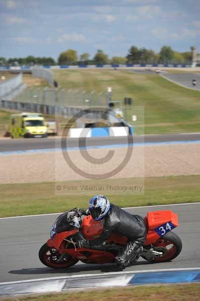Motorcycle action photographs;donington;donington park leicestershire;donington photographs;event digital images;eventdigitalimages;no limits trackday;peter wileman photography;trackday;trackday digital images;trackday photos