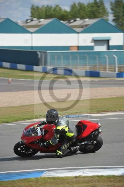 Motorcycle action photographs;donington;donington park leicestershire;donington photographs;event digital images;eventdigitalimages;no limits trackday;peter wileman photography;trackday;trackday digital images;trackday photos