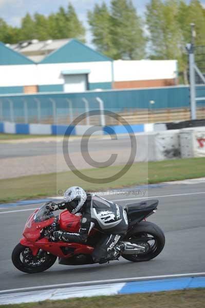 Motorcycle action photographs;donington;donington park leicestershire;donington photographs;event digital images;eventdigitalimages;no limits trackday;peter wileman photography;trackday;trackday digital images;trackday photos