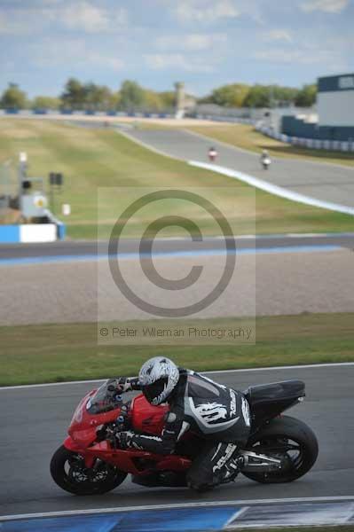 Motorcycle action photographs;donington;donington park leicestershire;donington photographs;event digital images;eventdigitalimages;no limits trackday;peter wileman photography;trackday;trackday digital images;trackday photos