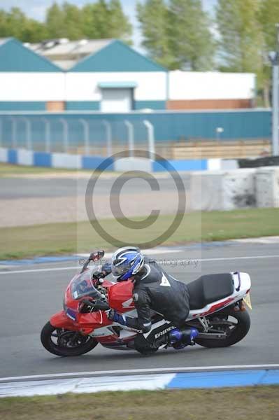 Motorcycle action photographs;donington;donington park leicestershire;donington photographs;event digital images;eventdigitalimages;no limits trackday;peter wileman photography;trackday;trackday digital images;trackday photos
