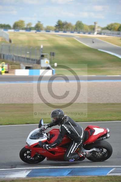 Motorcycle action photographs;donington;donington park leicestershire;donington photographs;event digital images;eventdigitalimages;no limits trackday;peter wileman photography;trackday;trackday digital images;trackday photos