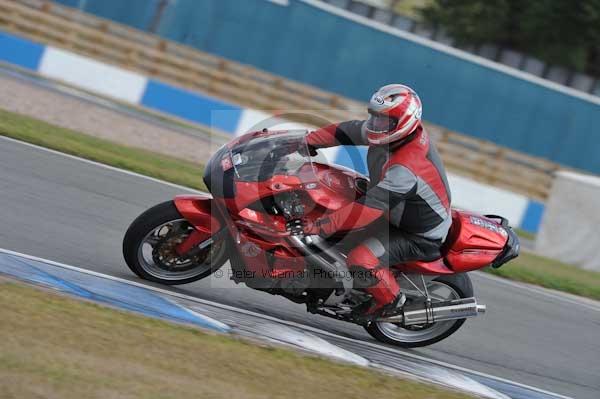 Motorcycle action photographs;donington;donington park leicestershire;donington photographs;event digital images;eventdigitalimages;no limits trackday;peter wileman photography;trackday;trackday digital images;trackday photos