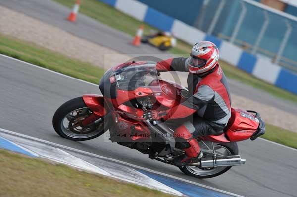 Motorcycle action photographs;donington;donington park leicestershire;donington photographs;event digital images;eventdigitalimages;no limits trackday;peter wileman photography;trackday;trackday digital images;trackday photos