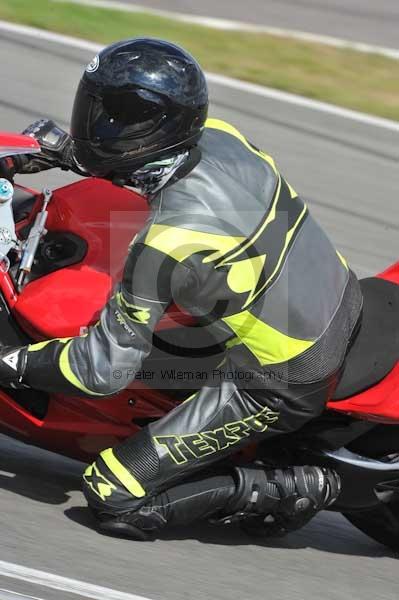 Motorcycle action photographs;donington;donington park leicestershire;donington photographs;event digital images;eventdigitalimages;no limits trackday;peter wileman photography;trackday;trackday digital images;trackday photos