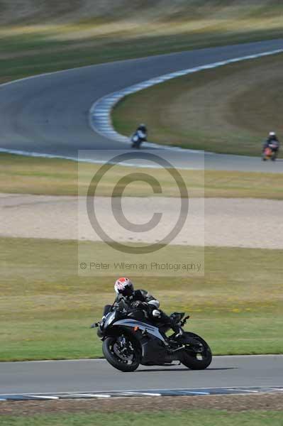 Motorcycle action photographs;donington;donington park leicestershire;donington photographs;event digital images;eventdigitalimages;no limits trackday;peter wileman photography;trackday;trackday digital images;trackday photos