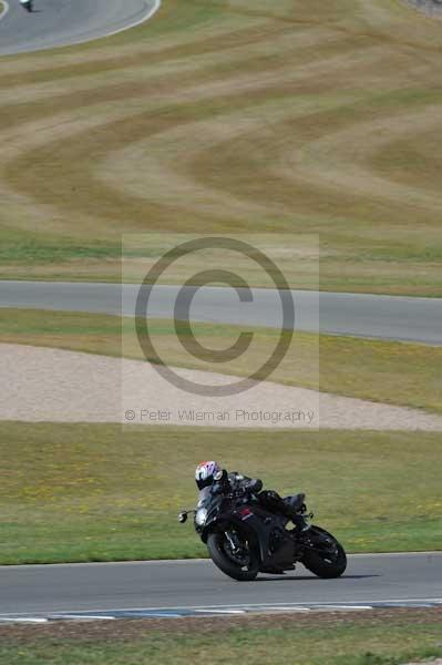 Motorcycle action photographs;donington;donington park leicestershire;donington photographs;event digital images;eventdigitalimages;no limits trackday;peter wileman photography;trackday;trackday digital images;trackday photos