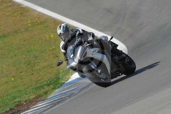 Motorcycle action photographs;donington;donington park leicestershire;donington photographs;event digital images;eventdigitalimages;no limits trackday;peter wileman photography;trackday;trackday digital images;trackday photos