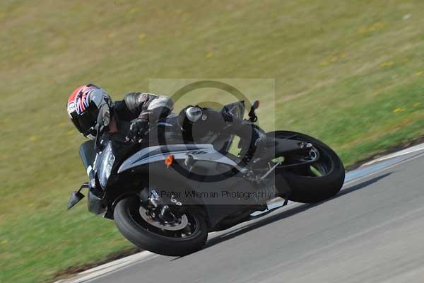 Motorcycle action photographs;donington;donington park leicestershire;donington photographs;event digital images;eventdigitalimages;no limits trackday;peter wileman photography;trackday;trackday digital images;trackday photos