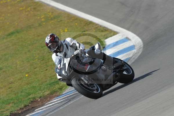Motorcycle action photographs;donington;donington park leicestershire;donington photographs;event digital images;eventdigitalimages;no limits trackday;peter wileman photography;trackday;trackday digital images;trackday photos