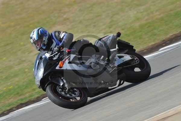Motorcycle action photographs;donington;donington park leicestershire;donington photographs;event digital images;eventdigitalimages;no limits trackday;peter wileman photography;trackday;trackday digital images;trackday photos