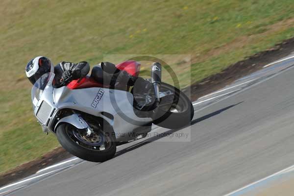 Motorcycle action photographs;donington;donington park leicestershire;donington photographs;event digital images;eventdigitalimages;no limits trackday;peter wileman photography;trackday;trackday digital images;trackday photos
