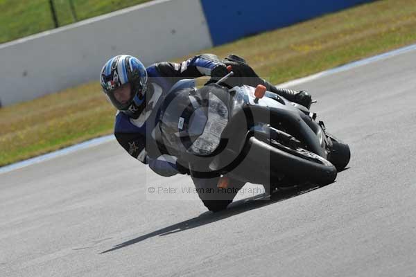 Motorcycle action photographs;donington;donington park leicestershire;donington photographs;event digital images;eventdigitalimages;no limits trackday;peter wileman photography;trackday;trackday digital images;trackday photos