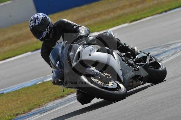 Motorcycle action photographs;donington;donington park leicestershire;donington photographs;event digital images;eventdigitalimages;no limits trackday;peter wileman photography;trackday;trackday digital images;trackday photos