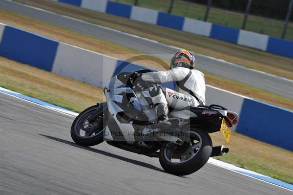 Motorcycle action photographs;donington;donington park leicestershire;donington photographs;event digital images;eventdigitalimages;no limits trackday;peter wileman photography;trackday;trackday digital images;trackday photos