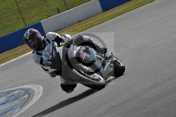 Motorcycle action photographs;donington;donington park leicestershire;donington photographs;event digital images;eventdigitalimages;no limits trackday;peter wileman photography;trackday;trackday digital images;trackday photos