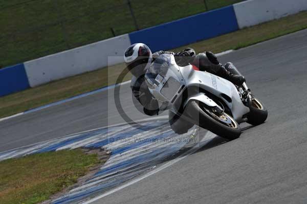 Motorcycle action photographs;donington;donington park leicestershire;donington photographs;event digital images;eventdigitalimages;no limits trackday;peter wileman photography;trackday;trackday digital images;trackday photos