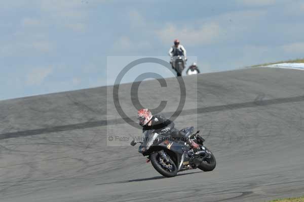 Motorcycle action photographs;donington;donington park leicestershire;donington photographs;event digital images;eventdigitalimages;no limits trackday;peter wileman photography;trackday;trackday digital images;trackday photos