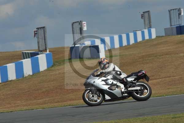 Motorcycle action photographs;donington;donington park leicestershire;donington photographs;event digital images;eventdigitalimages;no limits trackday;peter wileman photography;trackday;trackday digital images;trackday photos