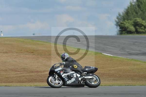 Motorcycle action photographs;donington;donington park leicestershire;donington photographs;event digital images;eventdigitalimages;no limits trackday;peter wileman photography;trackday;trackday digital images;trackday photos
